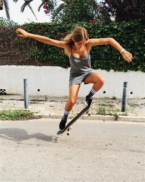 Who Said Skating Was For Dudes Model Instagram Martadavila24 Grannyscouchclothing Burton