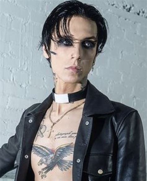 Pin By 𝒹𝒶𝓇𝓀 𝒶𝑔𝑜𝓃𝒾 On Andy In 2022 Andy Black Black Veil Brides