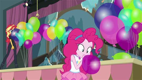 Be Careful When You Let Pinkie Blow Balloons By Benjirivera1991 On