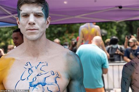 Models Strip Naked In Broad Daylight To Become Human Works Of Art In