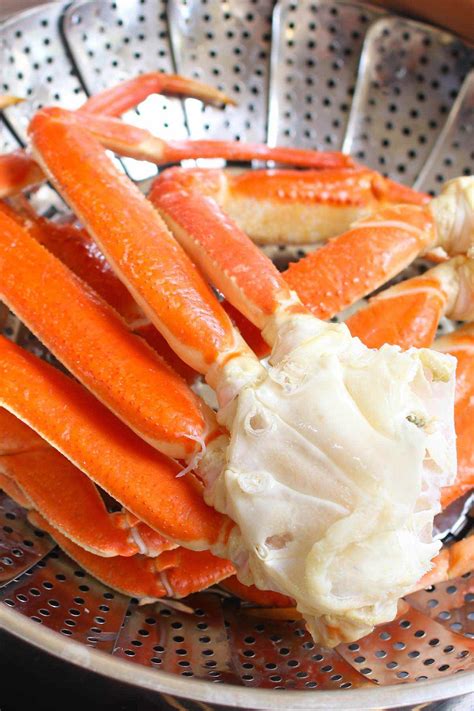How To Reheat Crab Legs 4 Best Ways To Warm Up Crab Legs Izzycooking