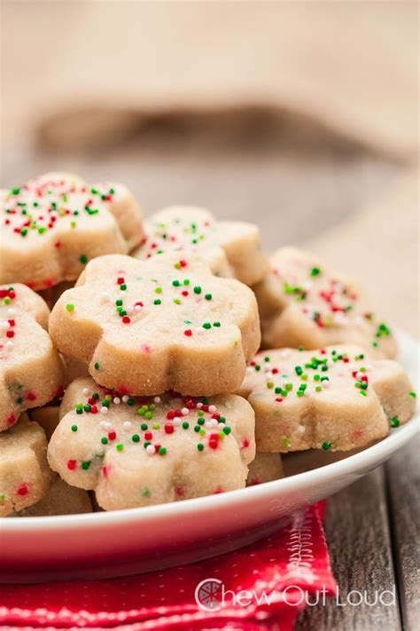 Christmas arguably is the most celebrated holiday in the world. 21 Festive & Easy Christmas Cookies