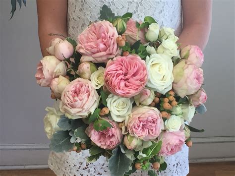 Summer Wedding Bouquet Of Bridal Piano Garden Roses Summer Wedding