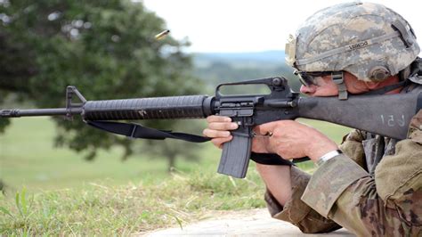 Strzała Wystrzelona Z łuku Ma Prędkość 50 M/s - Wiatrówka - karabinek Black Ops M16 Power Piston System 4,5mm