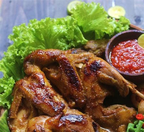 The mixture of ground fish meat and tapioca starch is whitish grey, soft and almost squishy. Bumbu Bacem Ayam Goreng - Resep Ayam Bacem Mudah Super ...