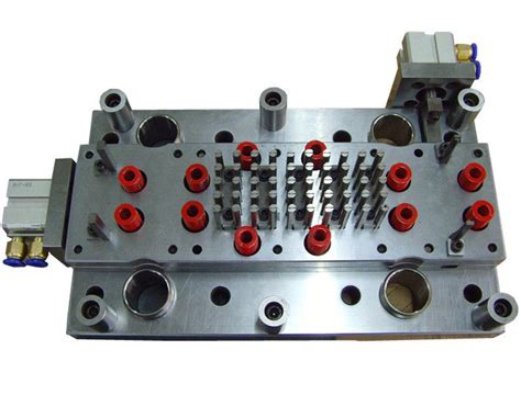 High Speed Precision Automotive Stamping Dies Long Brass Plate Trimming