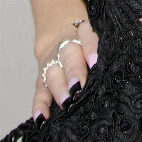 Gwen Stefanis Nail Polish And Nail Art Steal Her Style