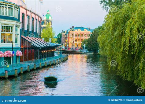 Mooi Kanaal In Avond In De Oude Stad De Provincie Van Van Amsterdam