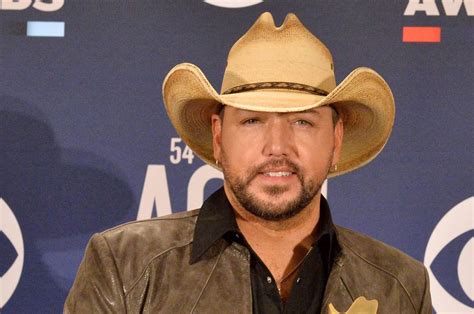Watch Jason Aldean Carrie Underwood Perform In If I Didn T Love You
