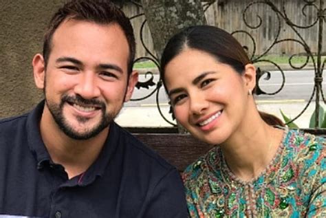 Saat istri meminta cerai, selain menanyakan alasannya, ajaklah istri untuk berdiskusi berdua saja. Sharnaaz Ahmad Tolak Tuntutan Cerai Noor Nabila