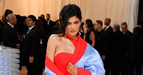 Kylie Jenner Stuns In A Sexy Fiery Red Ensemble World Time Todays