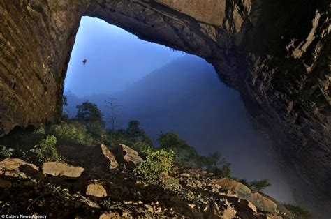 Er Wang Dong Cave In China So Huge It Has Its Own Weather System