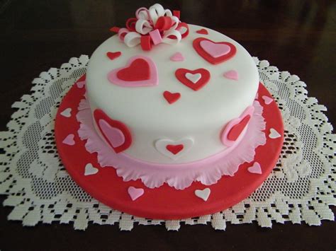 Download valentine birthday cake images and photos. Cake For Your Valentine | Send Valentines Day Cake ...