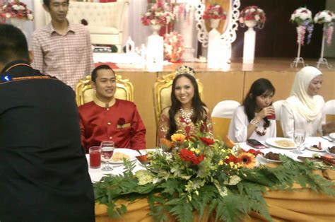 Contoh karangan majlis perkahwinan contoh ii mp3 & mp4. Majlis Perkahwinan Zaireen dan Hafiz ~ TSM Entertainment