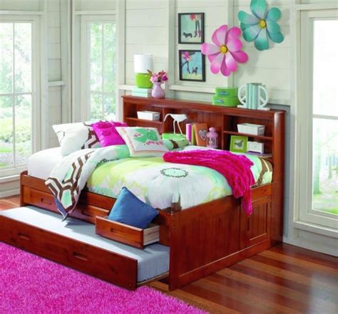 A trundle bed is a space saving solution for sleepovers. 17 Unique Trundle Bed Designs You Might Want to Experiment ...
