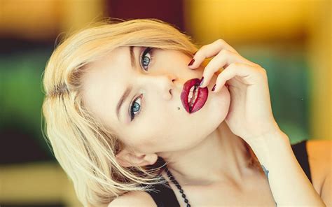 29 Best Pictures Red Lipstick Blonde Hair Blue Eyes 5 Cool Eye Shadow