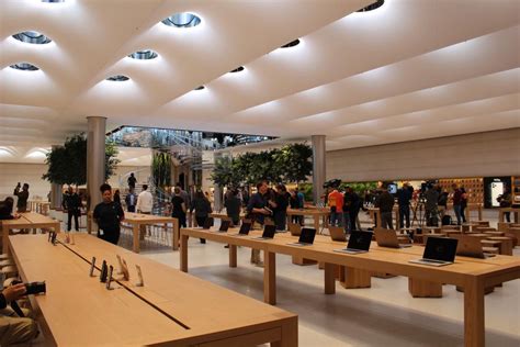 2.select your iphone, ipad, or ipod touch when it appears in itunes. Apple Fifth Avenue Store Reopening Sneak Preview: It's ...