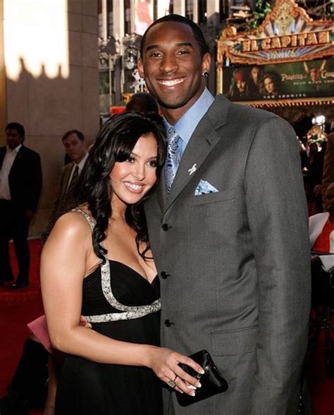 Kobe Bryant Buys Wife Ring