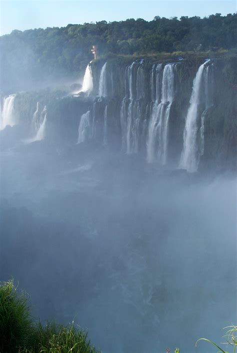 P0001286 Argentina Iguazu Falls Shields Around The World