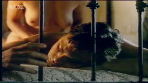 Naked Saskia Reeves In Antonia And Jane