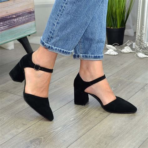 Туфли женские замшевые на невысоком устойчивом каблуке цвет черный продажа цена в Днепре