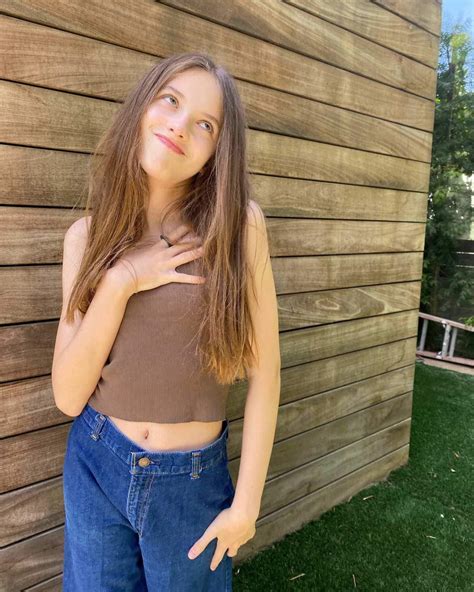 Maisie De Krassel Posing In Chic Outfit On Instagram