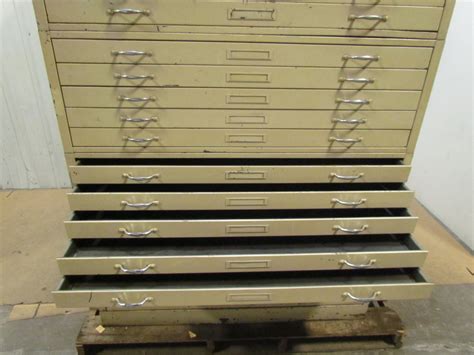 Blueprints, drawings, artwork or maps are central to your profession. 20-Drawer Flat File + 115-Drawer Roll-File Blueprint ...