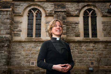 Female Priest Kathryn Percival At St Mark S Church In Woodcote