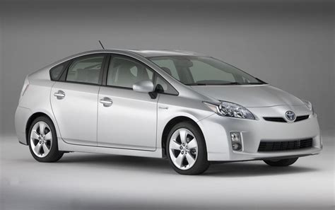 Toyota Prius Hybrid Car Review And Specification