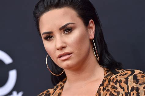 Sorry Not Sorry Demi Lovato Nude Photos Leak Online After Snapchat