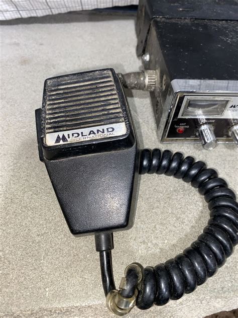 Vintage Midland 23 Channel Cb Radio Model 13 882c Black And Chrome