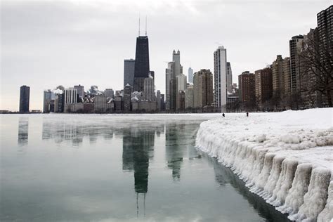 Frozen Chicago What The Windy City Looks Like Under Ice Thanks To The