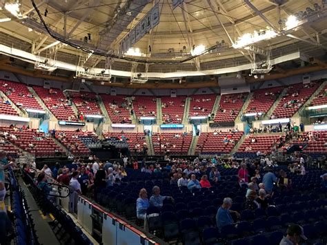 Dentro Charleston Coliseum Del Nord Prima Di Un Concerto Immagine Stock