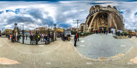 360° View Of Sagrada Família Entrance Barcelona 2015 Alamy