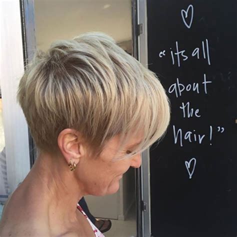 They are chopping off their long hair into sporty or edgier styles from the long tresses. 20 Best Short Hairdos For Women Over 60 Will Knock 20 ...