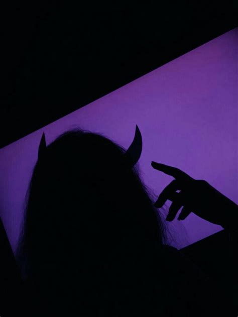 If you're looking for the best devil wallpaper then wallpapertag is the place to be. Pin de Karen Ayala em a girl `☆⚘ | Imagens escuras, Foto ...