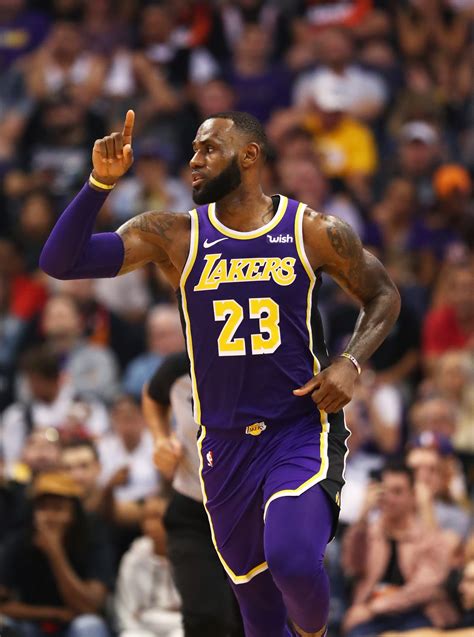 Welcome to the #lakeshow | 17x champions. Finally! LeBron James, Lakers roll past Suns for elusive first win | News | heraldmailmedia.com