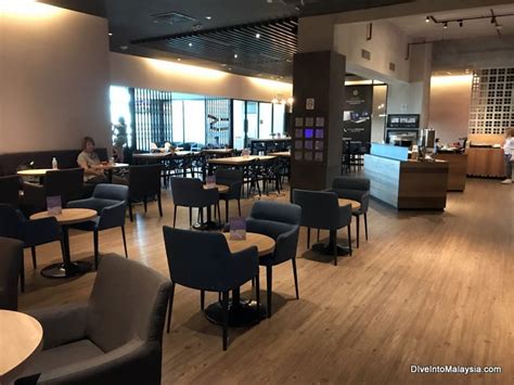 Addresses of ticketing/booking offices in asia pacific: AirAsia Premium Red Lounge Review And Overview [2020 ...