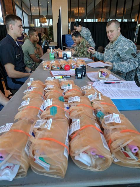 Soldiers Keep The Armys Winning Streak Going By Donating Blood