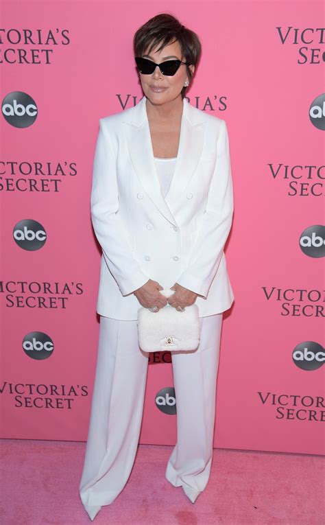 Kris Jenner Proves Shes A Cool Mom Again During Vs Fashion Show E