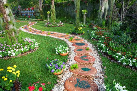Find this pin and more on yard care by jeanne batchelor 47 best gravel patio ideas (diy design pictures. Decorate your Garden with River Rock Landscaping | ForGardening