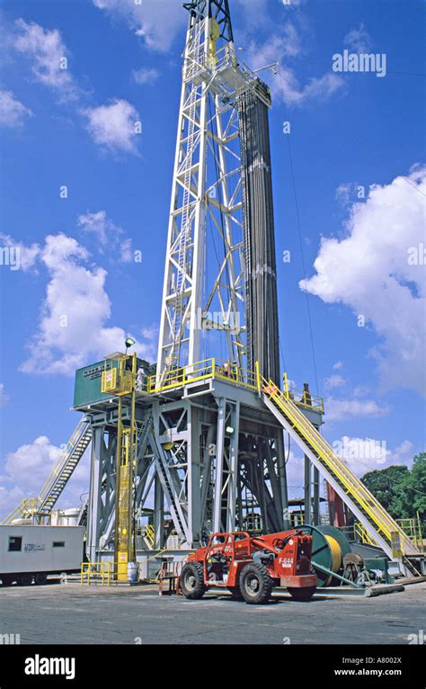 Portable Oil Well Drilling Rig Crowley Louisiana Stock Photo Alamy