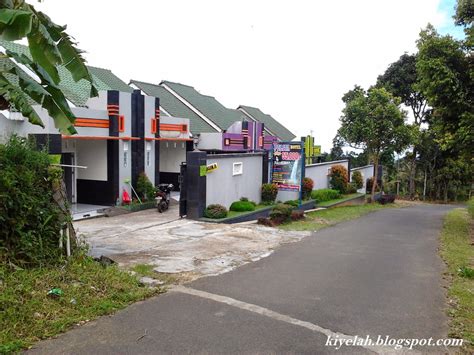 Bahkan pembatas barrier dipasang dengan diikat tali agar tidak mudah dibongkar pasang. Wisata Curug Cipendok Ajibarang - 10 Gambar Curug Cipendok ...