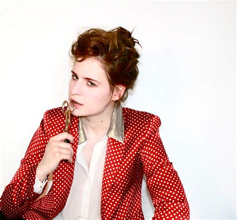 Christine And The Queens Ovni Assumé Openminded