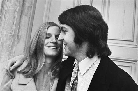 Paul Mccartney Remembers Late First Wife Linda With Instagram Post â
