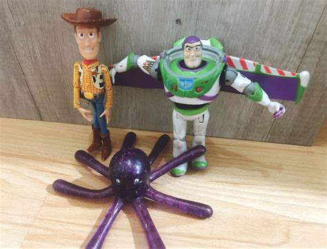 Kit Toy Story Woody Buzz Lightyear Polvo Brinquedo Disney Usado