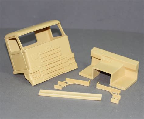 Old Resin Truck Cab Conversion Kit Diamond T Cabover 125 Scale Ebay
