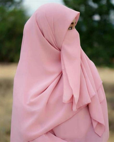 pin oleh sumiya di islamic girl di 2020 model pakaian hijab wanita gaya hijab