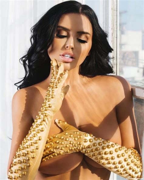 Abigail Ratchford Poses Topless Photo Thefappening