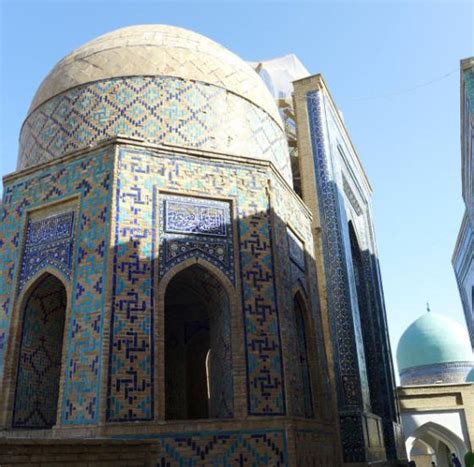 Find the perfect oktagonal stock photo. Oktagonal-Mausoleum - Bildergalerie